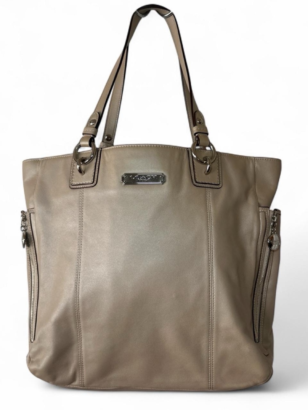 Coach Gallery Leather Zipper Tote.